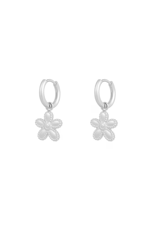 Daisy Queen earrings